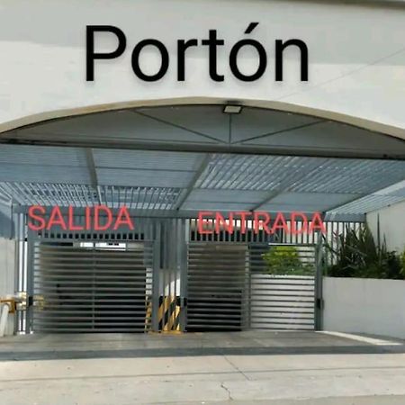 Departamento Nuevo Y Centrico Con Ambiente Familiar En Guadalajaraアパートメント エクステリア 写真
