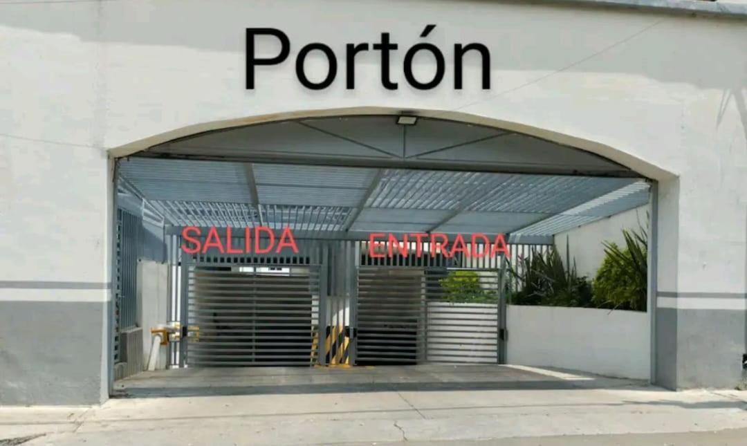 Departamento Nuevo Y Centrico Con Ambiente Familiar En Guadalajaraアパートメント エクステリア 写真