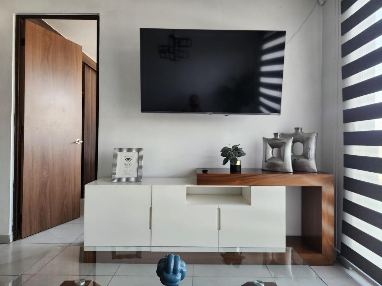 Departamento Nuevo Y Centrico Con Ambiente Familiar En Guadalajaraアパートメント エクステリア 写真