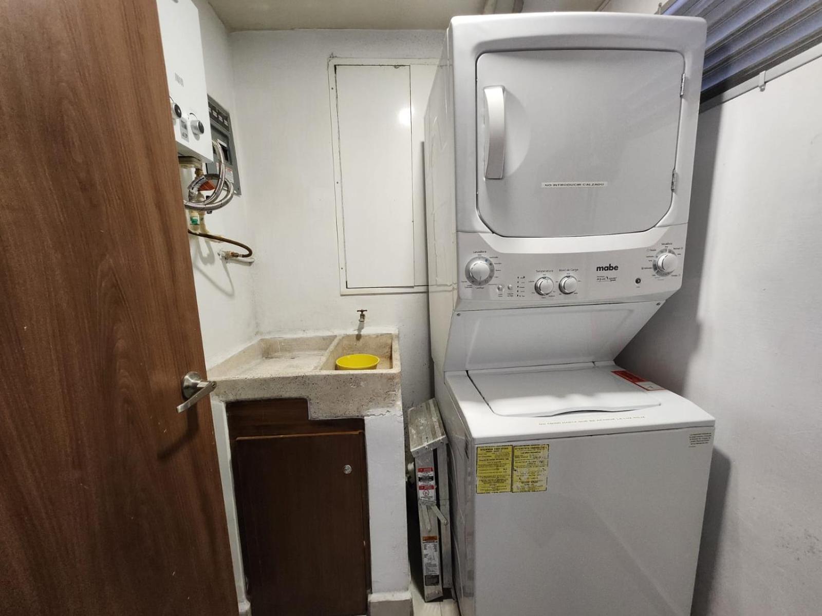 Departamento Nuevo Y Centrico Con Ambiente Familiar En Guadalajaraアパートメント エクステリア 写真