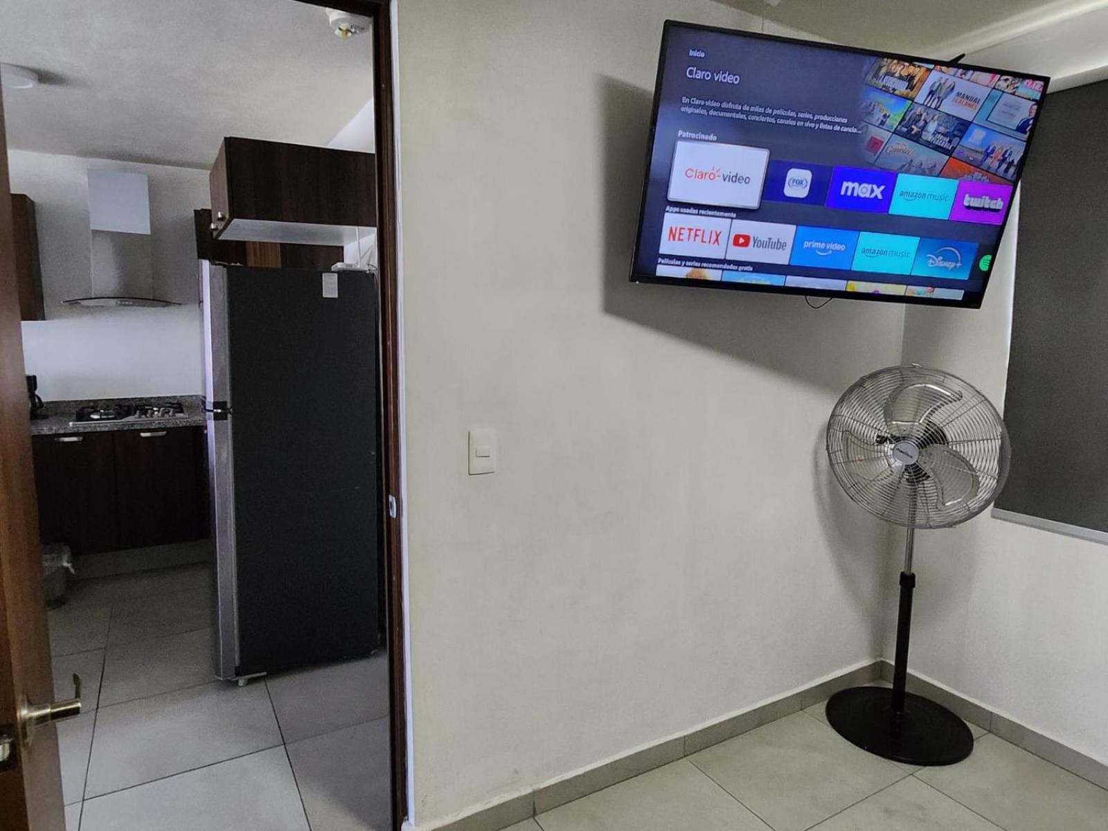 Departamento Nuevo Y Centrico Con Ambiente Familiar En Guadalajaraアパートメント エクステリア 写真